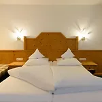 Ξενοδοχείο Dorfer 3*