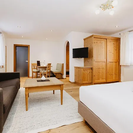 Dorfer Hotel 3*