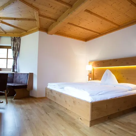 Dorfer Hotel